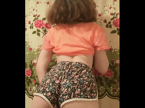 ❤️ Sexig ung babe som strippar av sig sina shorts inför kameran ❤️❌ Porno at us ❌️❤