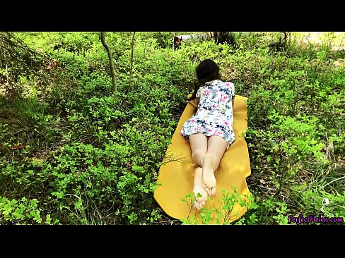 ❤️ Stranger on Tinder Masturbates My Pussy and Fucks Passionately in the woods (En främling på Tinder onanerar min fitta och knullar passionerat i skogen) ❤️❌ Porno at us ❌️❤